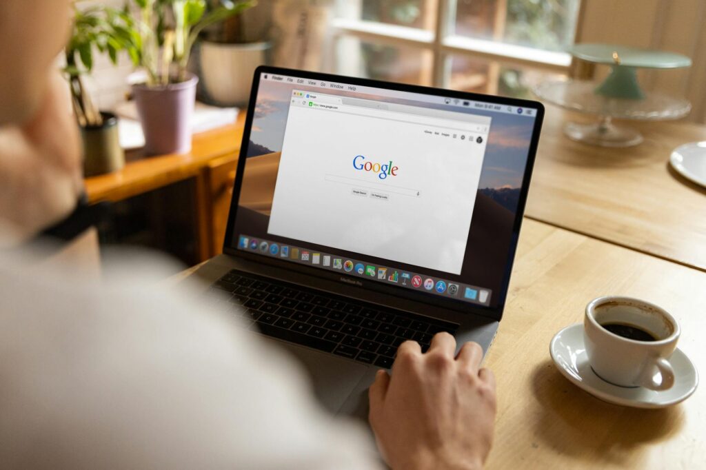 AI Search vs Traditional Search: When To Use Which (2026)