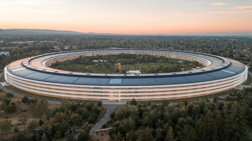 The Environmental Impact of Smartphones: Apple’s Efforts