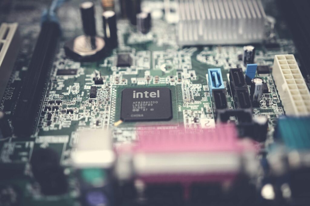 Intel Atom vs. ARM for Android: Chipset Guides 2026